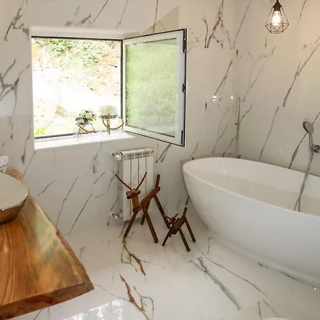 Casa Da Pontelha By Geres Casas 테라스 드 부로